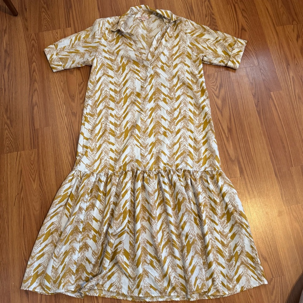 Falling Flower Yellow White Abstract‎ Patterned Dress Size S NWOT